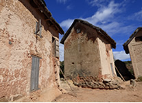 Vente de Photos en ligne, des Photos de Madagascar, maisons typiques des Hautes Terres Centrales de Madagascar, Anjoma Nandihizana Ambositra, Ravo.Madagascar photo 2019