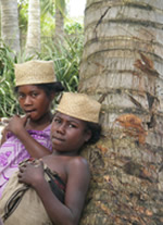 Vente de Photos en ligne, des Photos de Madagascar, petites filles a Mananjary, Ravo.Madagascar photo 2009