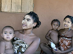 femme Malagasy, femme Sakalava, Madagascar, Ravo.Madagascar